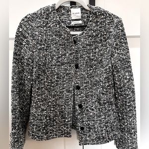 Beautiful St. John boucle knit Jacket